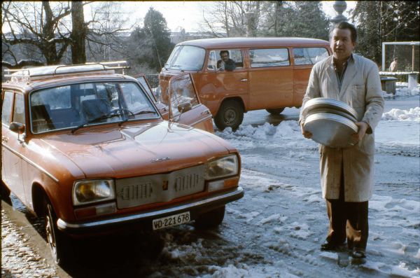Marcel Jordan en train de déménager des bobines vers le dépôt à Mon-Repos en 1980