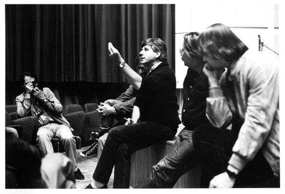 Francis Reusser intervient au Grand débat sur le cinéma suisse, salle Paderewski, 1984. Photo : Philippe Maeder