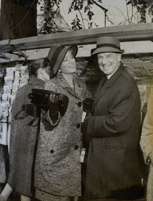 Ingrid Thulin et René Hubert à Paris en 1961 ou 1962