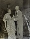 Gloria Swanson et René Hubert à New York en 1953. Photo p...