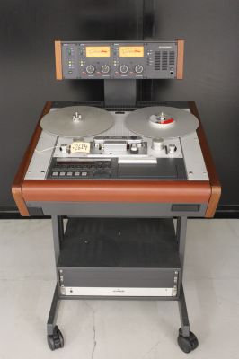 Magnétophone Studer A812, multipiste analogique, déposé à la Cinémathèque suisse par François Musy