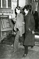 Doris Brynner et Audrey Hepburn à Tolochenaz en 1979. Pho...