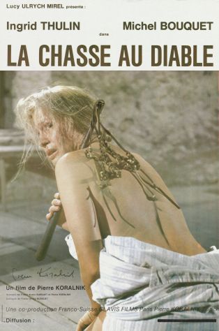 Affiche suisse du film "La Chasse au diable" (Pierre Koralnik, 1973), aussi connu sous le titre de "La Sainte-Famille", signée par son réalisateur lors de sa visite au Centre de recherche et d'archivage de la Cinémathèque suisse à Penthaz en juillet 2023