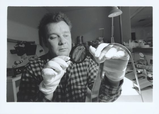 Jean-François Vulliemin au Centre d'archivage à Penthaz dans les années 1990. Photo : Olivier Gisiger