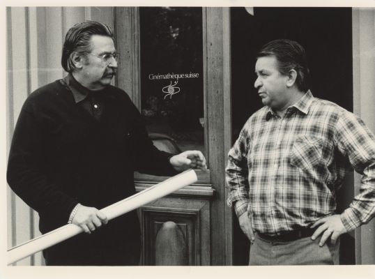 Freddy Buache et Marcel Jordan, devant le Casino de Montbenon, 1981