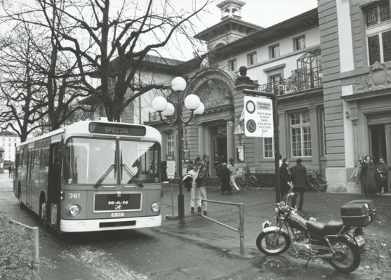 Ligne de bus spécial chargé pour le transport de visiteurs et de visiteuses entre Montbenon et Penthaz pour les festivités en lien avec la 50ème anniversaire de la Cinémathèque suisse