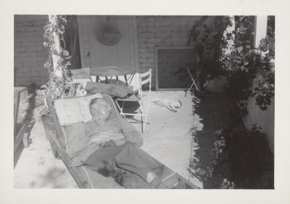 Douglas Sirk dans sa maison, années 1960
