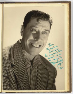 Portrait de Fernandel, signée par l'acteur en 1954