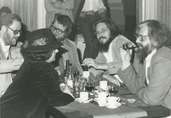 Bernard Uhlmann (à gauche) lors de la soirée d'inauguration du Casino de Montbenon, 19 octobre 1981
